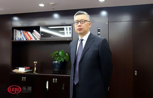 最新配资平台查询 从小门市到十大富豪，他传奇的一生，最后的谢幕引发热议